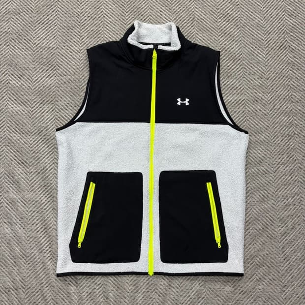 언더아머 플리스 베스트 v1953