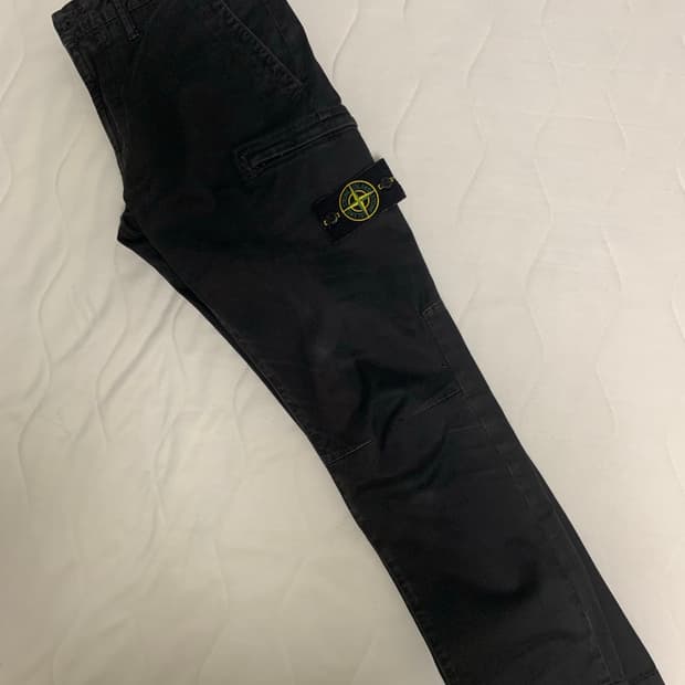 스톤아일랜드 슬림핏 바지