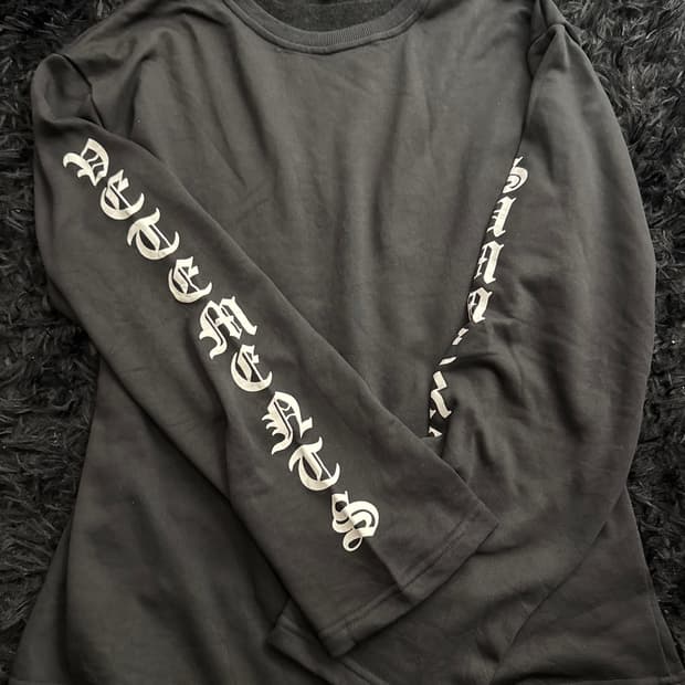(Unknown) Black sleeve shirts