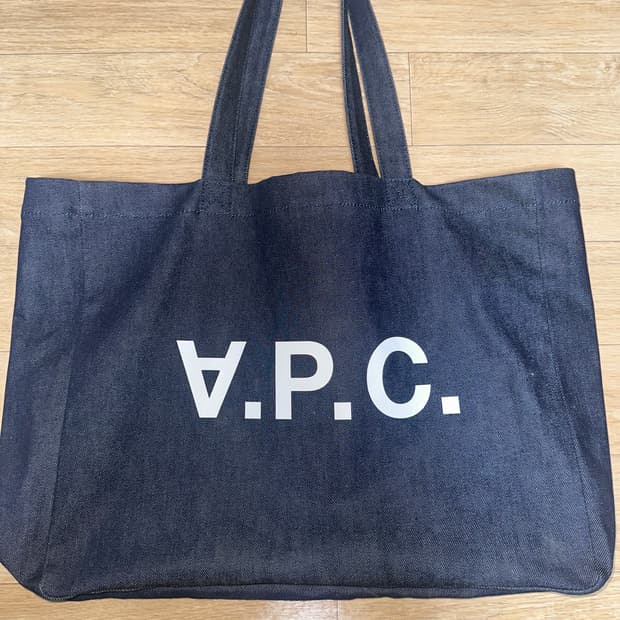 A.P.C. 토트백