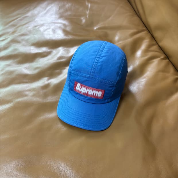 Supreme 슈프림 리버스드 라벨 로얄 블루 캠프캡 모자