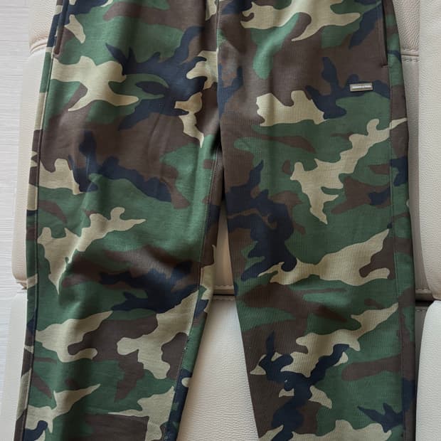 디스이즈네버댓 스웻팬츠 카모 m