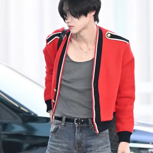[라이즈 원빈님 착용] 셀린느 19AW 테디 가디건