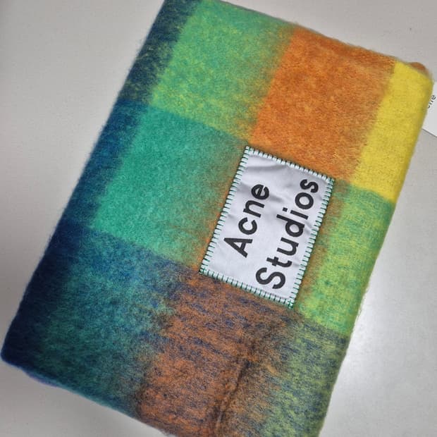 아크네 스튜디오 그린 머플러 (새상품)