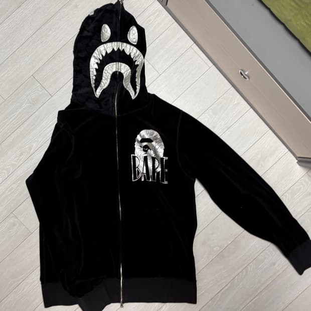 베이프 한정판 블랙 벨벳 은장 투웨이 후드집업