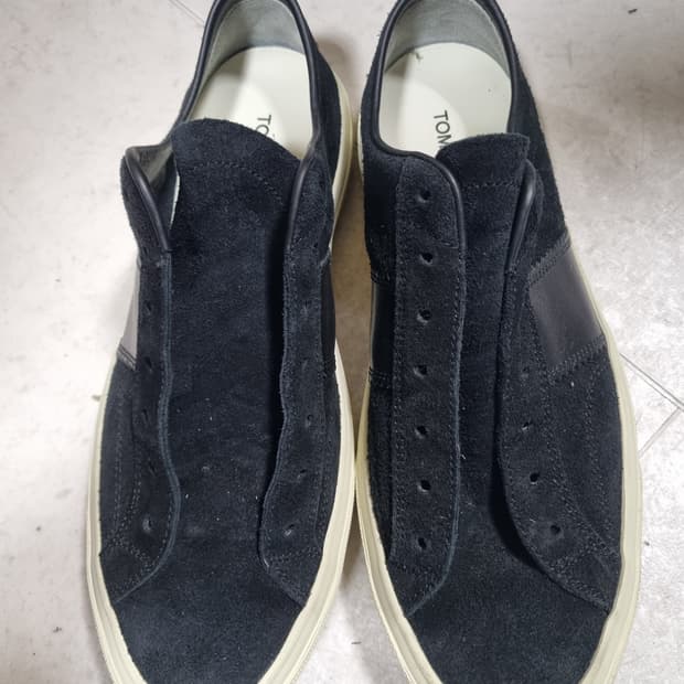 톰포드 남성 스웨이드 스니커즈 