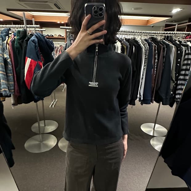 M)맥그리거 빈티지 블랙 하프집업 스웻셔츠