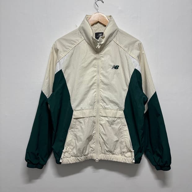 뉴발란스 배색 바람막이