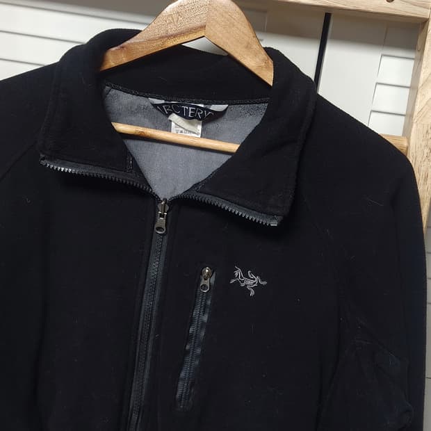 아크테릭스 플러스 후리스 블랙 자켓