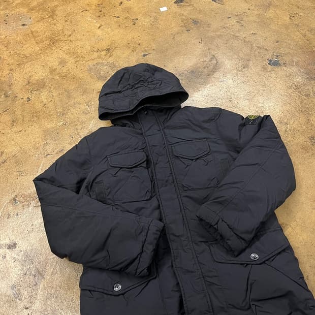 [정품] 스톤아일랜드 블랙 패딩 점퍼 후드 b10