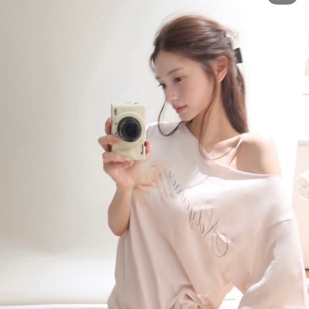 당일배송) 낫유어로즈 로즈 그래픽 원숄더 티셔츠 (핑크)