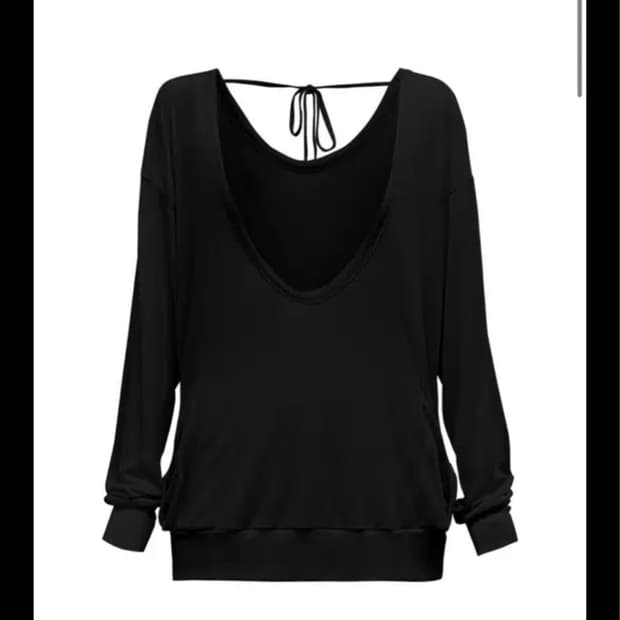 체메씨 LOOSE DEEP-NECK LONG SLEEVE (BLACK)