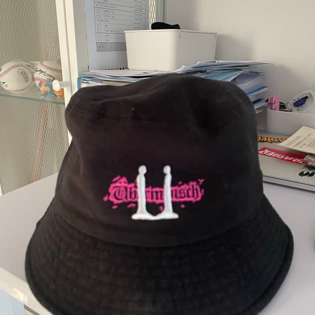 지드래곤 위버멘쉬 버킷햇 블랙