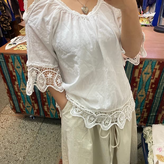 유럽빈티지 펀칭블라우스 펀칭원피스