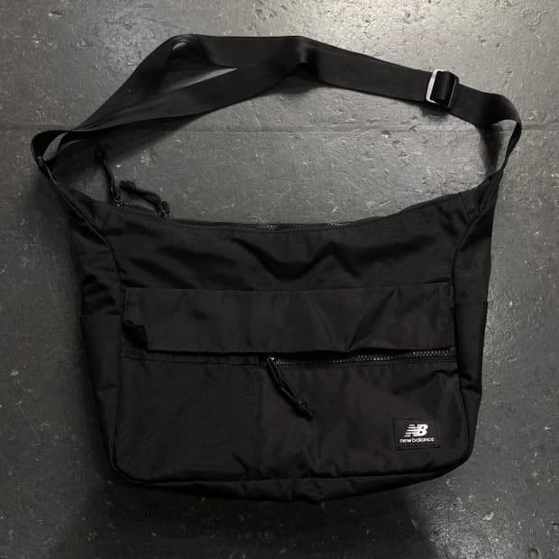 뉴발란스 크로스백