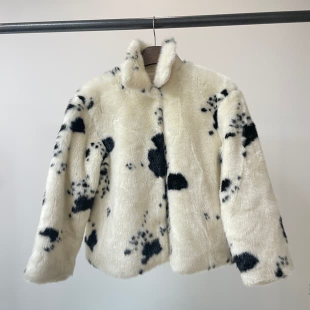 unene 유네네 에코 퍼 젖소패턴 카라 자켓