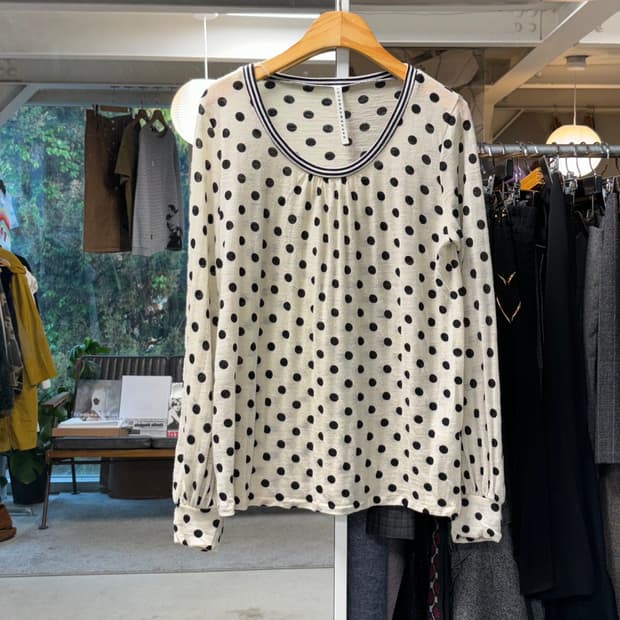 스나오 쿠와하라 도트 니트