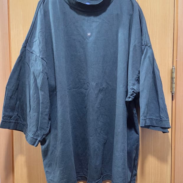 YEEZY GAP SHORT SLEEVE