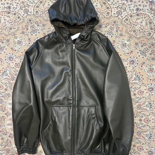 랜덤아이덴티티 레더 후드 집업