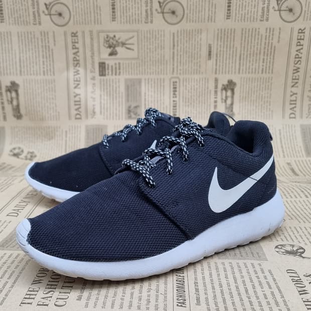 나이키 로위런 여성운동화230