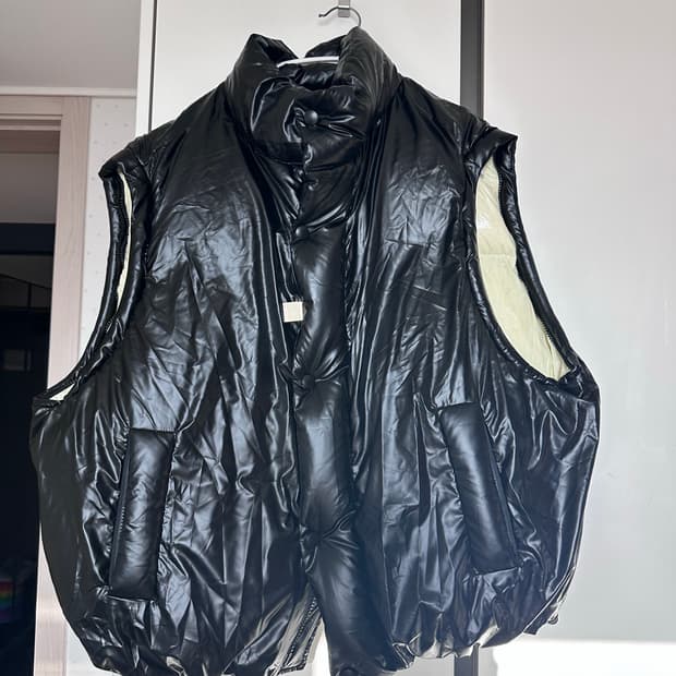 라드앤파 유광 디태처블 숏패딩