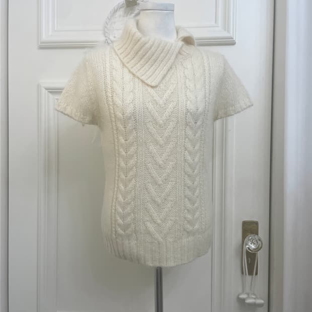 ivory twist diagonal neck half sweater