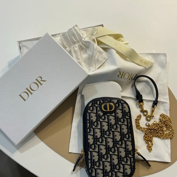 디올 몽테인 30 휴대폰 홀더