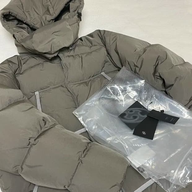 산산기어 테이프드 푸퍼 자켓 브라운