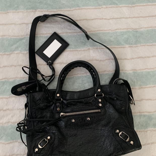 발렌시아가 르시티 스몰 모터백 블랙 정품