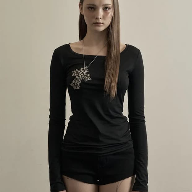 Black leopard cross necklace top
