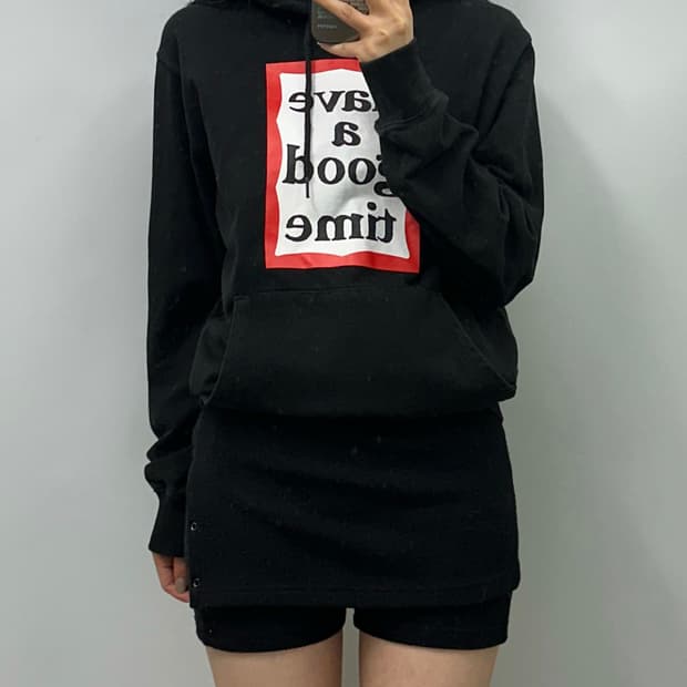 해브어굿타임 박스로고 블랙 후드티