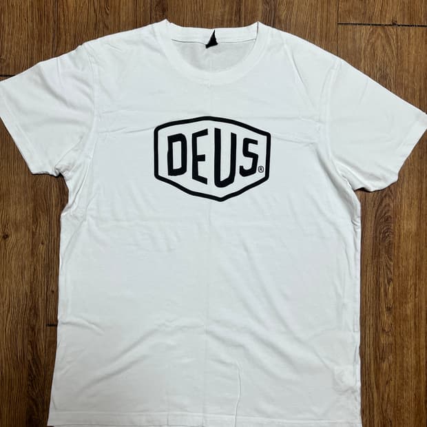데우스 반팔 티셔츠 XL