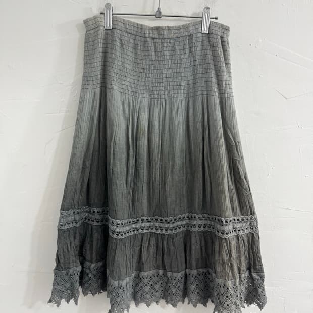 odds on complex mori design skirt