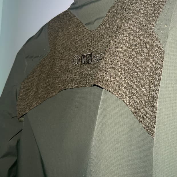 플라스틱프로덕트 MPa resistance zip jacket 올리브