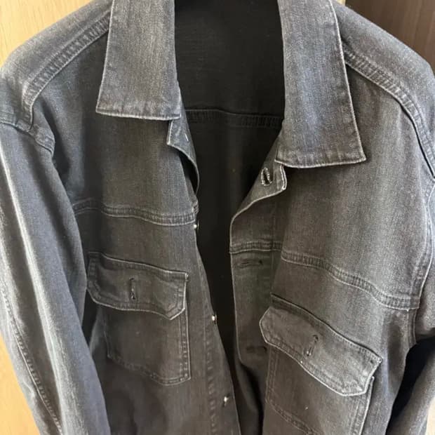 유니클로 흑청 데님 자켓