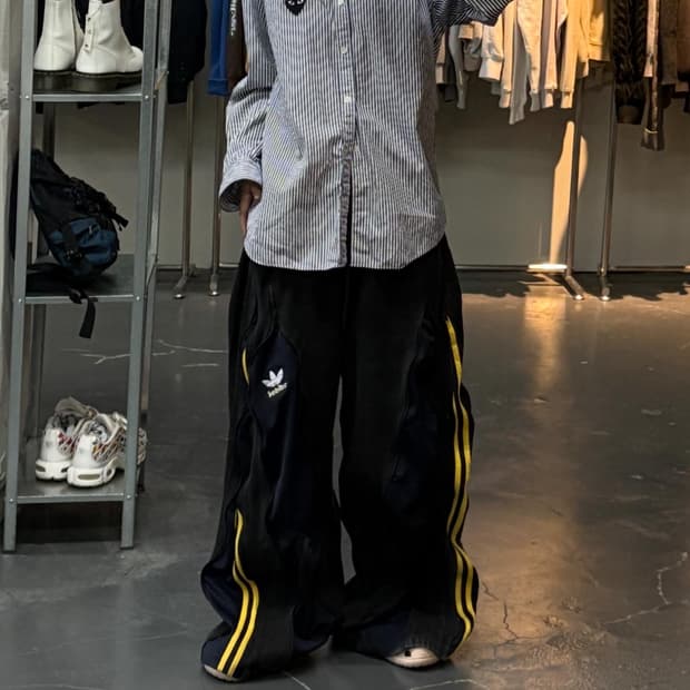 꼼데가르송 스트라이프 블랙하트 와펜 셔츠 A2900