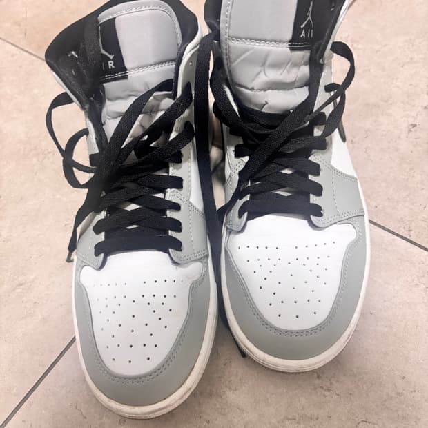 조던1 미드 라이트스모크그레이 270