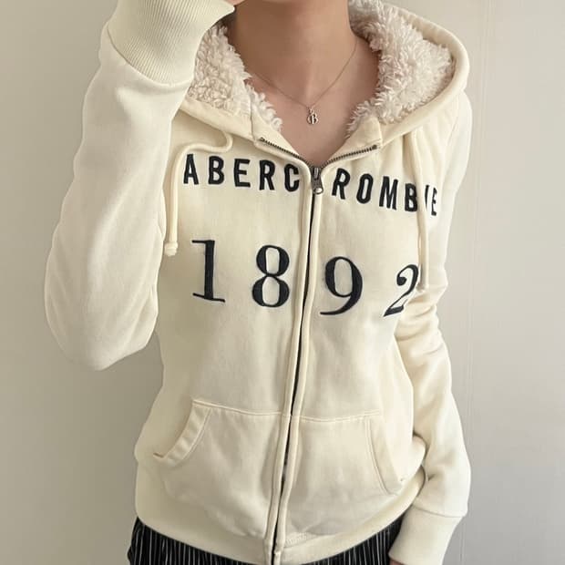 zip up hoodie