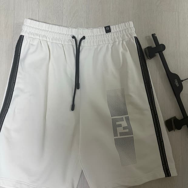 펜디 반바지