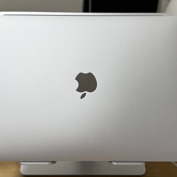 맥북 에어 13인치 2019모델 (충전기, 매직마우스 포함)