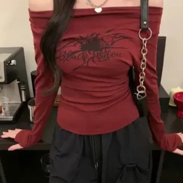  데일리 오프넥 와인 레드 긴팔 티셔츠