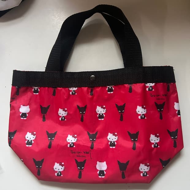 키티 핸드백 
