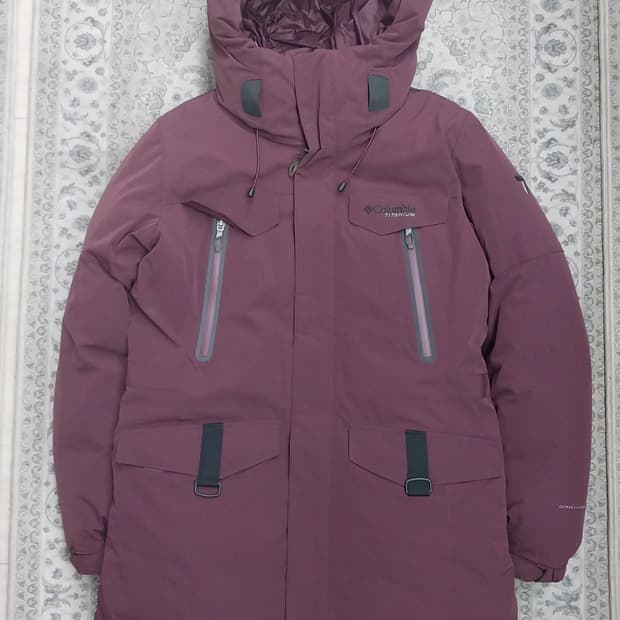 컬럼비아 티타늄  버건디 패딩 M