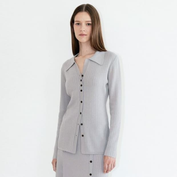 루에브르(LOEUVRE) V넥 오픈카라 슬림 니트가디건 55 새상품