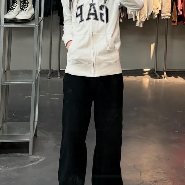 갭 화이트 스펠로고 후드집업 A3584