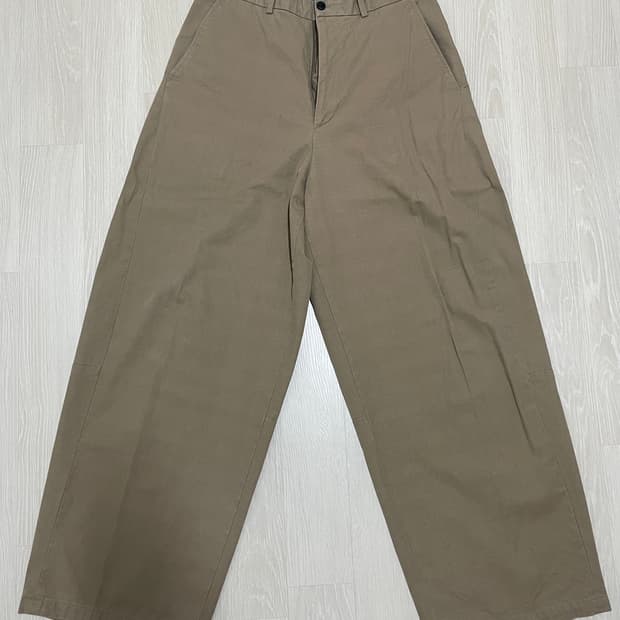 해칭룸 와이드 커브 치노