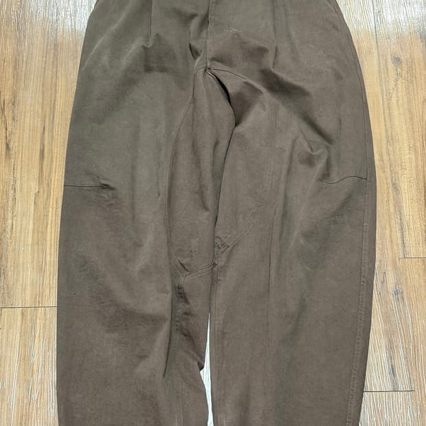 시도 브라운팬츠 판매합니다. (2사이즈)