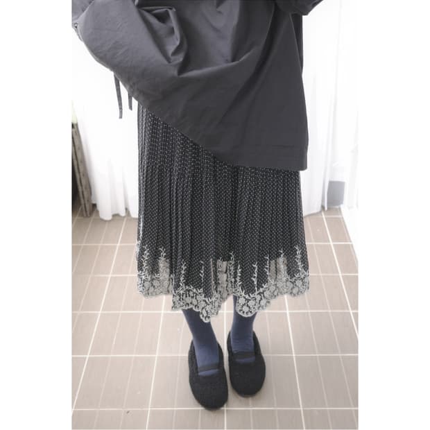 The oria dot pleats skirt