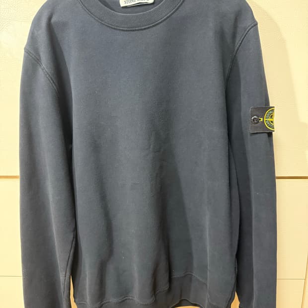 스톤아일랜드 맨투맨 M 네이비 급처