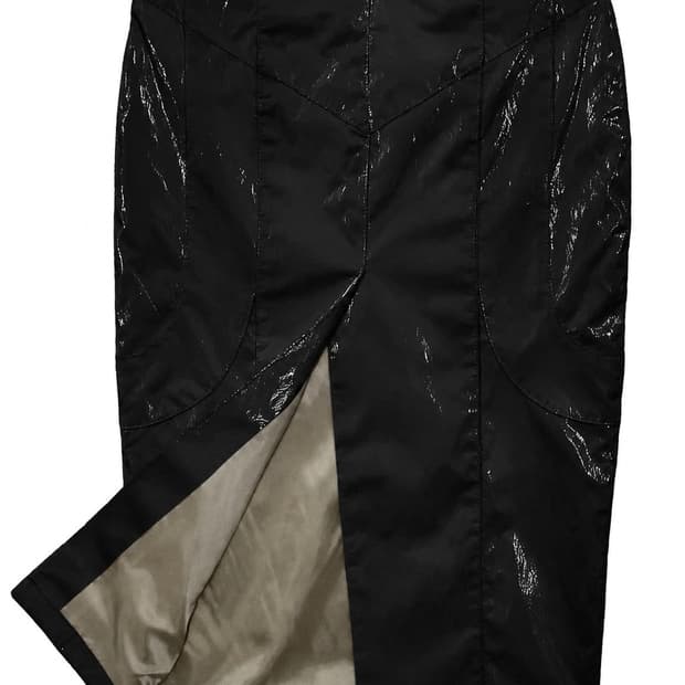 Black color / Bonnae back slit skirt